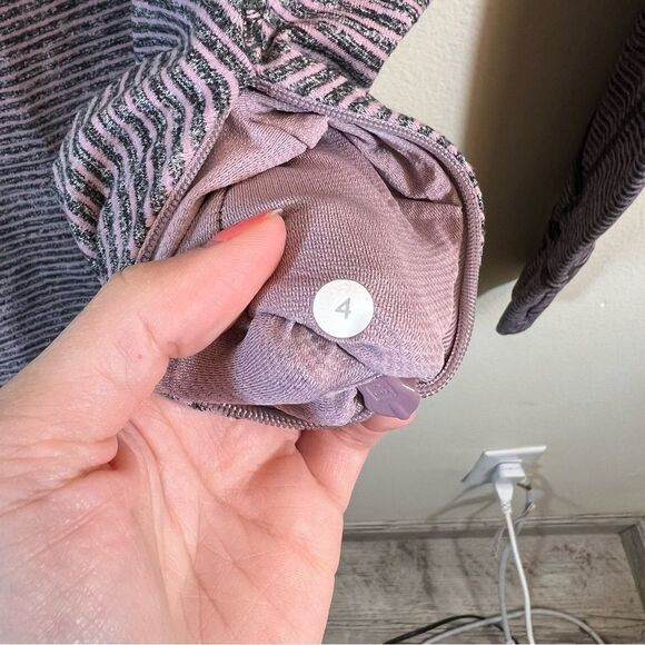 Lululemon Race Your Pace 1/2 Zip Gray Purple Striped 4 - Picture 10 of 14